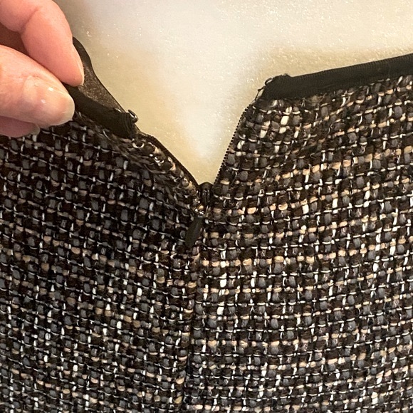 ELIE TAHARI Tweed Pleated Skirt Fully Lined Side Zip Brown Black Grey Size 10 - Picture 9 of 14